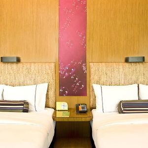 Aloft Twin Room